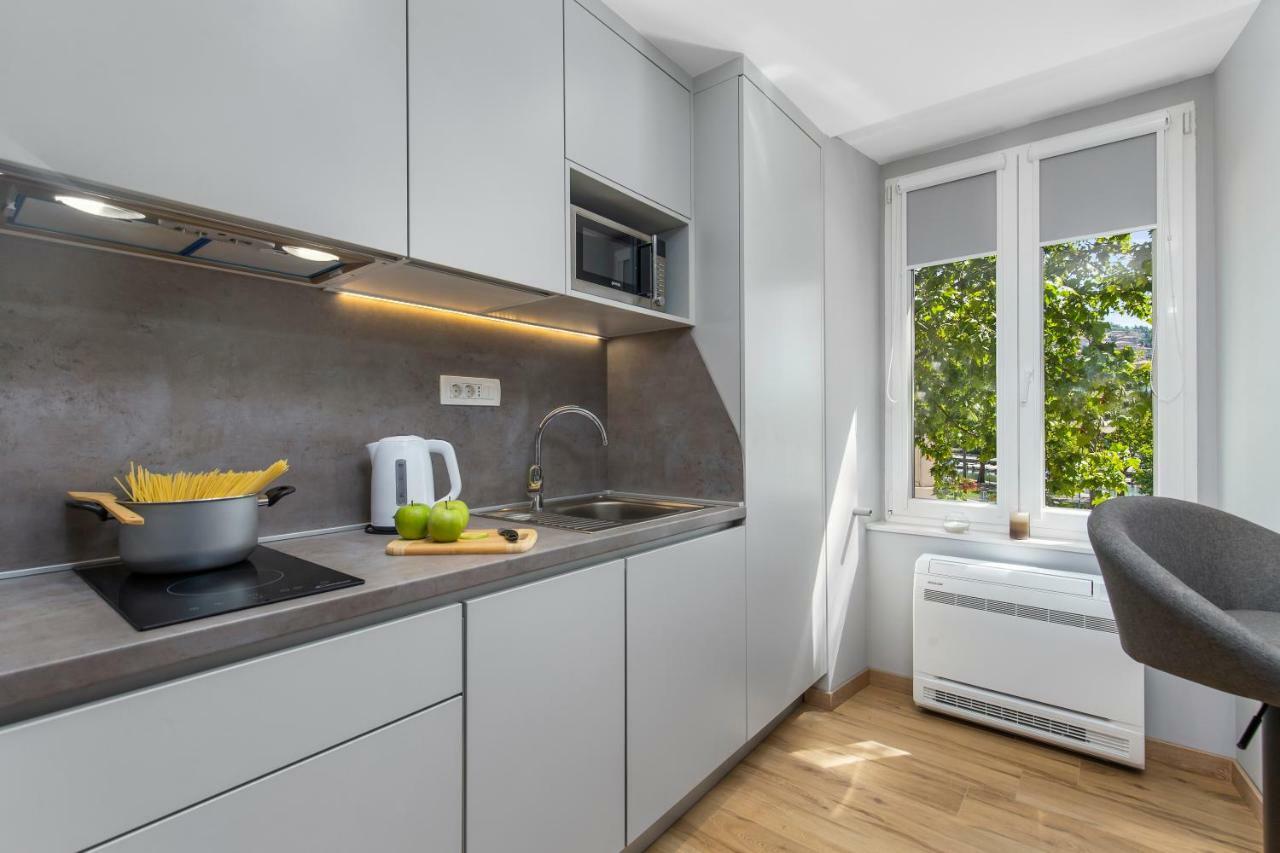 Incenter Apartments Rijeka Bagian luar foto